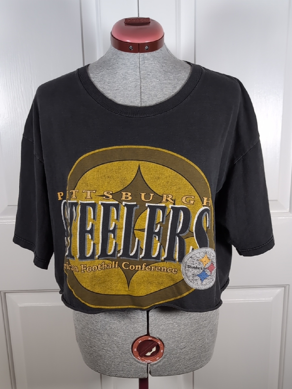 Vintage 90s Pittsburgh Steelers Starter Black Cropped Graphic Football T-Shirt